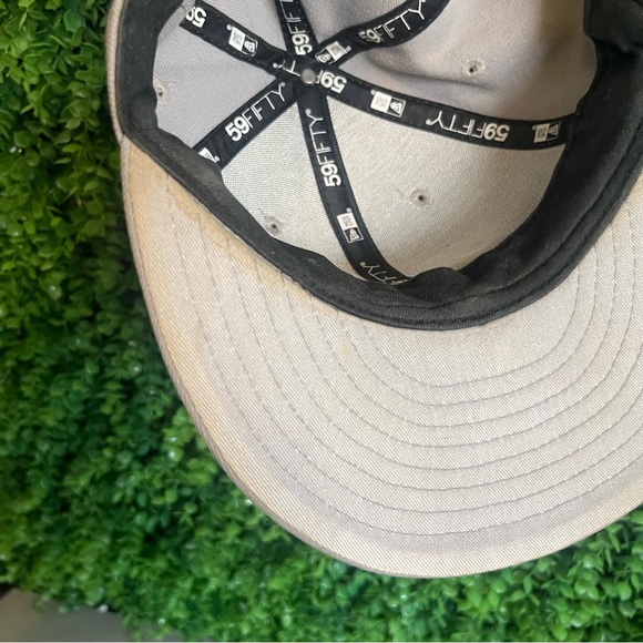 New Era Yankees 59Fifty Grey Basic Snapback Cap 7 1/4 - Picture 13 of 16